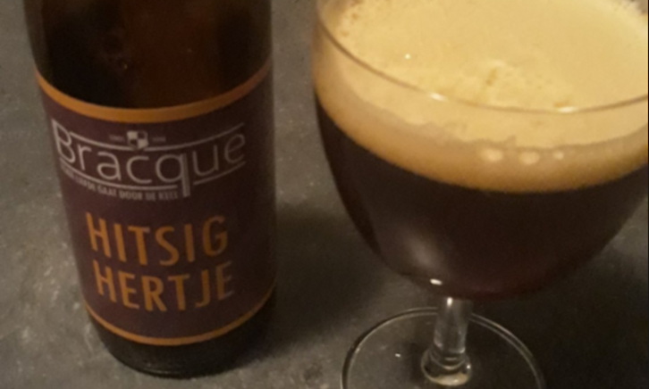 Hitsig Hertje bier flesje en glas